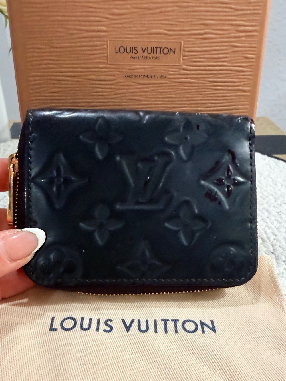 Louis Vuitton Vernis Pomme d'Amour Zippy Coin Purse | LV Dustie + LV Box 2011✨